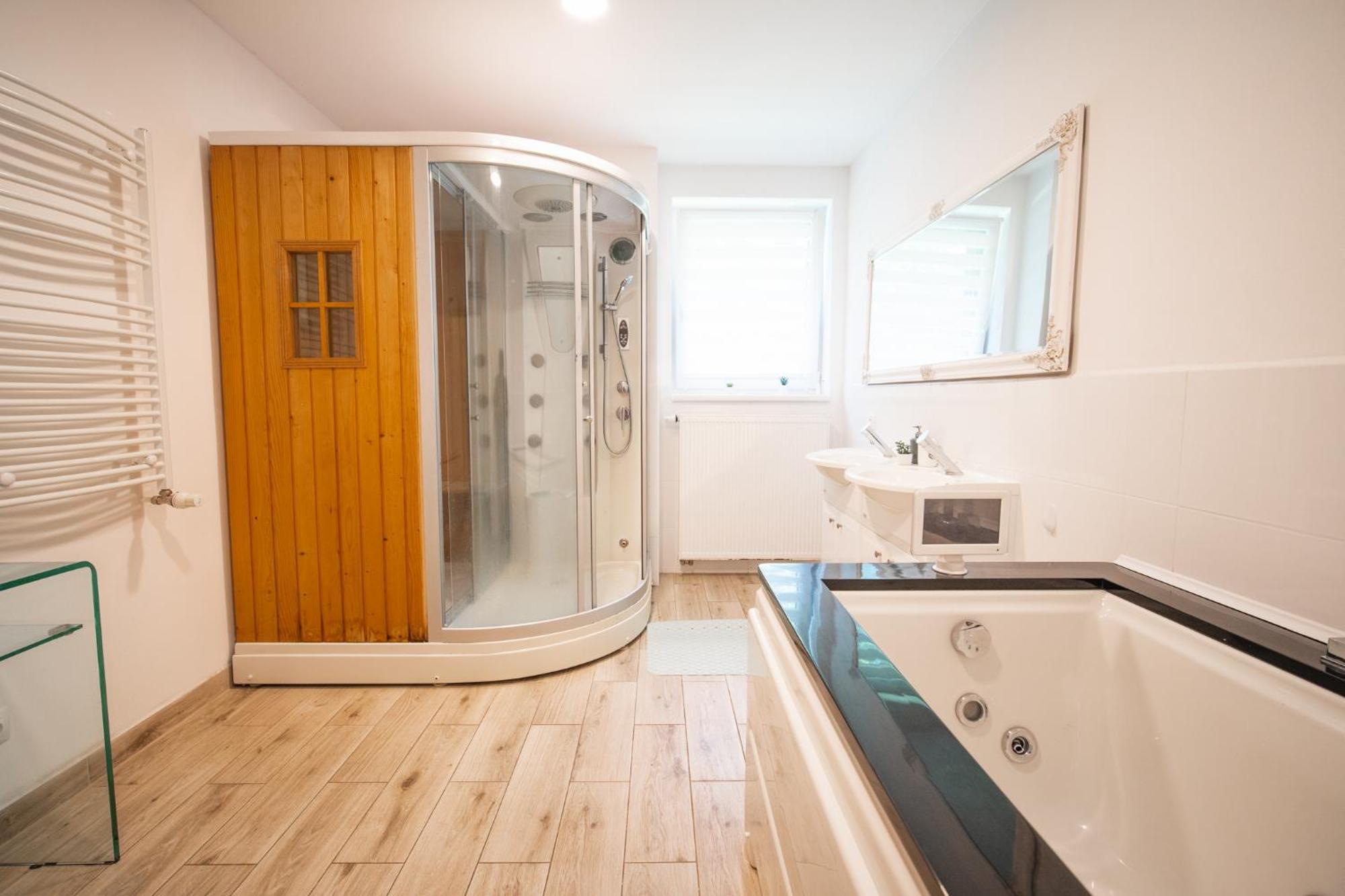 Lesni Lazne Muna Holiday home Hradec